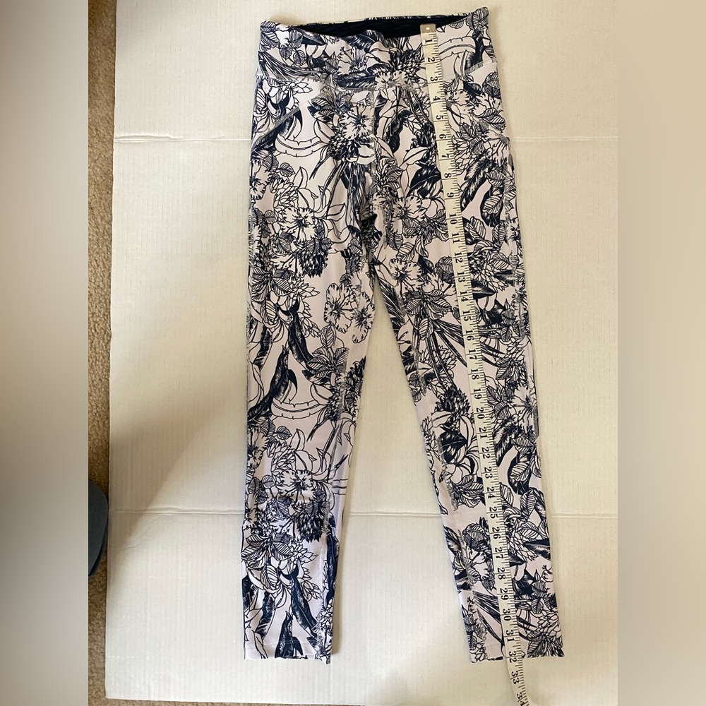Maaji Women Activewear Leggings In A Size  XS.